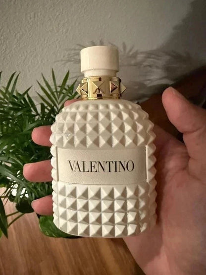 Valentino Born in Roma Uomo Ivory Eau de Toilette 100ml – Bergamot & Smoky Woody Fragrance