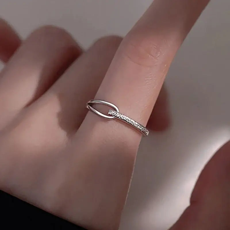Mewanry Lines Crossed Geometric Rings For Women Couples Minimalist Creative Personality Trendy Birthday Party Jewelry Gifts on finger.